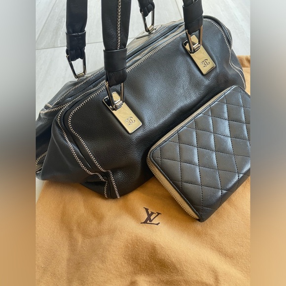 🔥CHANEL BUNDLE Black Bowler Bag AND Quilted Wallet with COAs🔥 - Picture 3 of 16